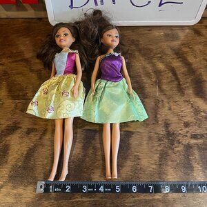two pack dolls purple/green/.yellow CL